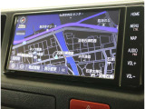 純正ナビを装備。タッチパネル式で使いやすく、お出かけもラクラクです。