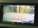 【バックカメラ】駐車時に後方がリアルタイム映像で確認できます。大型商業施設や立体駐車場での駐車時や、夜間のバック時に大活躍!運転スキルに関わらず、今や必須となった装備のひとつです!