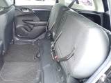 ◆チップアップ&ダイブダウン機構付【ULTR SEAT】は後席座面を左右分割で跳ね上げることができます。トランクで積載できない背の高い荷物をラクラク収納できます。ホンダ車ならではの人気装備です。