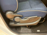 運転席シートアジャスター