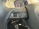手を伸ばしたところに必要なスイッチがございます。非常に使い勝手の良いお車になります。