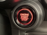 エンジンスタートスイッチ☆キーが車内にあれば、エンジンの始動・停止はブレーキを踏んでスイッチを押すだけ!キーを取り出す手間を省き、ワンプッシュでエンジンを操作するので簡単でスムーズです。