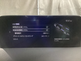 車線逸脱警報システムは、走行中にカメラで車線を検知して、自車が車線から逸脱する可能性があると判断した場合に、警報によりドライバーに通知します。