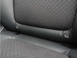 ◆ISOFIX◆シートベルトいらずでチャイルドシートと固定金具を連結するだけでがっちり固定できます。
