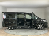 車が大好きなスタッフが心をこめて接客いたします。お客様一人一人のお車に対する思いや気持ちをうかがい、充実した時間が過ごせるよう努めます。