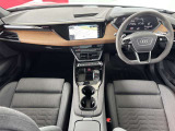 e-tron GT クワトロ 4WD 
