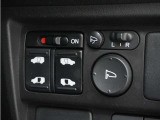 ◆両側電動スライドドア◆狭い駐車場でも乗り降りが楽々♪お子様が隣の車にドアを当ててしまう心配もございません!小さなお子様連れの方もこれで安心。