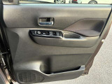 運転席ドアの内側です。
