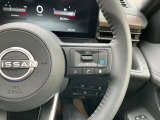 【プロパイロット】高速道路走行時にアクセル・ブレーキ・ステアリングを車両が制御する事で、渋滞時のイライラやロングドライブのストレス軽減に繋がります。運転支援システムとしてご利用頂けます。