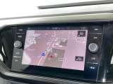 純正ナビゲーションシステム「ディスカバープロ」。車両を総合的に管理するインフォテイメントシステムです。