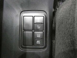 トラクションコントロール装備です。すべりやすい路面での発進時や加速時にタイヤの空転を抑え、駆動力確保に貢献する機能です。詳細は販売店スタッフまでおたずねください。