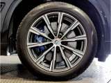 BMW純正アルミホイールです。納車時にはアルミホイールコーティングも承っております!是非ご検討下さいませ。