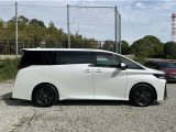 車線変更時の危険をお知らせする「ブラインドスポットモニター」を搭載。