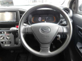 ハンドル インパネ付近の画像です。