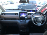 【インパネ全体】手が届きやすく、どなたでも運転しやすいです。シンプルで使いやすい設計になっています!