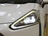 LEDヘッドライトです。デザイン性がよくとても明るいので、夜間の走行や悪天候でも安心です。しかも長寿命!