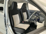 【運転席・助手席】内装ルームクリーニング済みです。しっかり綺麗にしていますので、是非、お確かめください。車に自信があるからこそ、是非一度ご来店頂き内外装も見てもらえると幸いです。