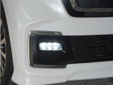 ◆フォグライト◆ 霧などの悪天候時、自車の位置を示すとともに前方や路肩が見えずらい時、近い位置をワイドに照らしてくれます