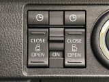 両側パワースライドドアウェルカムオープン機能 降車時にスイッチで予約しておけば、乗車時に電子カードキーを持ってクルマに近づくだけでパワースライドドアが自動でオープン♪