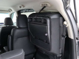 3列目シートは跳ね上げ式です