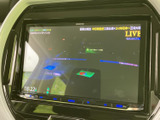 地上デジタル放送の映像を画面に表示でき、停車中の休憩時間などにテレビを視聴できます。出発前や休憩中に番組を楽しみたい方にも便利な装備です。