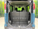 積み下ろしのしやすいデッキにはたっぷりと荷物を積み込んでいただけます。遊びから仕事まで、様々なシーンで頼れます♪