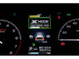 X-MODEは路面に応じてモードを選択するだけで4輪の駆動力やブレーキなどを最適にコントロール。悪路からのスムーズな脱出をサポートします。