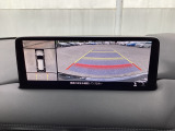 狭い場所での駐車やすれ違いなどでより的確な運転操作に役立つ360&deg;ビューモニターが装備されています。