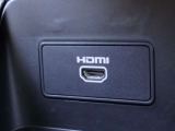 駐車時に動画を楽しめるHDMI端子も備わってます。