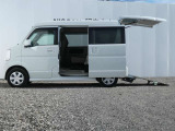 工場併設店舗なので、弊社のメカニックが納車前点検・整備をさせていただきます。