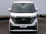 衝突軽減ブレーキ、車線逸脱警報、フロント&バックソナー、踏み間違い防止アシスト。安全装備充実。