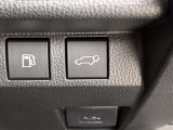 両手が荷物で塞がっている時にはコレ!パワーバックドアで開閉ラクラクです。バックドアに手が届かない時も、リモコンで開閉の操作が可能です。もちろん、荷物もたっぷり積めます。