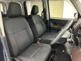 しっかりとしていて上質な座り心地のシートです。 座り心地も良くて長時間の運転も快適ですよ。 肌触りの良いシートが評判です。