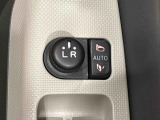 オート格納機能付きミラー キーフリーシステムのドア施錠に連動して自動的に格納!乗降時のミラー操作の手間が省けて便利です♪閉じ忘れを防げるほか、降車の直前まで後方の確認ができます!!