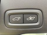 【パワーバックドア】スマートキーや運転席のボタンを押すだけでリアゲートが自動で開閉します!荷物を持っている時や、高い位置にあるバックドアを閉める際に便利な機能です。