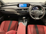 レクサス車らしい細部までこだわった高級感と見る人を一目で虜にするエモーショナルな魅力を持ち合わせております。