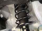 お車を安心してお乗りいただく為には、足回りの定期点検が欠かせません。サービスサポート(有償保証)では無料点検もご提供しており、安心のカーライフをお過ごしいただけるサポート体制が整っています。