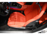 メルセデスの認定中古車「サーティファイドカー」では、専用のコールセンターにオペレータが24時間365日待機