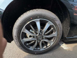 ☆お車についた傷やヘコミ、事故の修理もハヤシにお任せください。自社鈑金工場で修理ができますの安心です☆