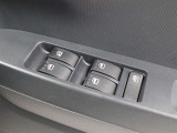 運転席からも操作可能な全席パワーウィンドウが装備されています。
