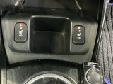 【シートヒーター】雨の日や冷えた車内でも、シートの座面をやさしく温め快適な運転をサポート。