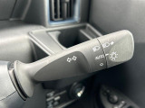 オートライト装備。周囲の明るさに合わせて自動でライトを点灯・消灯し運転時の操作負担を軽減します!
