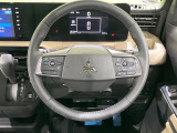 【純正革巻きステアリング】上質な革を使用することで、手にしっかり馴染みとても運転しやすいハンドルです♪