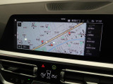 【純正ナビゲーション】BMWのナビゲーションは操作性も良く、詳細な地図情報と交通状況を見やすく表示し、快適なドライビングをサポートしながら目的地までナビゲートします。