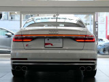 後続車両から長く見られるリヤスタイルも、Audiらしく上品で洗練されたデザインで見る人を惹きつけます。