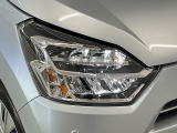 【LEDヘッドライト】現代の主流のライト。明るい光が瞬時に立ち上がり、必要な場所を均一に照らします。寿命も長く省エネで、スタイリッシュなデザインです♪