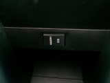 USB&HDMI入力端子で電子機器などの充電や接続もスムーズに行えます。