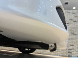 フロント下部。車体の低さや駐車場所との相性を考える際にも、現車で下部の位置関係をお確かめください。2人で空を感じるドライブを楽しみたい方にご覧いただきたい一台です。購入前の確認も承ります。