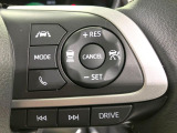 【レーダークルーズコントロール】高速道路での長距離走行が楽に!!自動で速度を保つクルーズコントロールが、衝突軽減システムと連携し、前方の車両を感知して車間を保つように速度調節してくれます!!