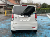 駐車も安心のリアカメラ付です